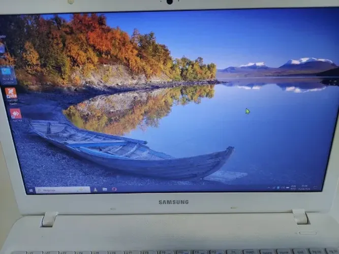 Note Samsung i3 - 8 GB + SSD 256 GB - Lindo