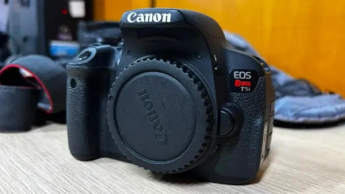 Canon EOS T5i + 2 Lentes + Kit Completo - Muito Bem Conservada | R$ 2.600