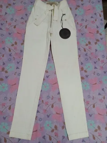 Calça skinny feminina