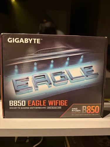 Placa-mãe B850 Eagle WIFI6E AMD AM5 LGA 1718, ATX, DDR5, 3X M.2, PCIe 5.0, USB-C, WIFI6E,