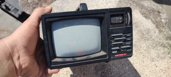 Tv 5 polegadas continental no estado pra restaurar 