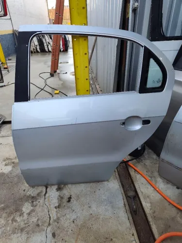 Porta traseira esquerda Gol Voyage G5 G6 G7 G8