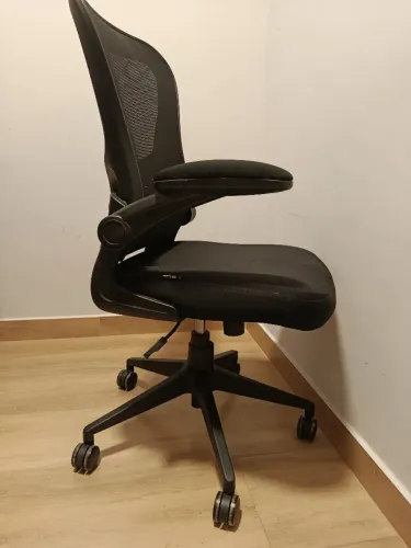 Cadeira Escritório DT3 Vita Preta Ergonômica com Rodas e Altura ajustável 