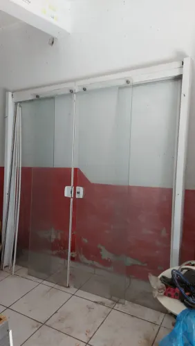 Porta grande de vidro temperado pra comércio ou residência