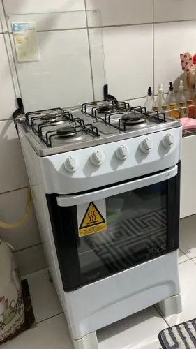 Fogão bem conservado