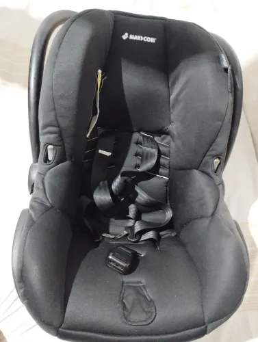Bebê conforto.