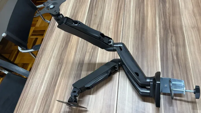 Suporte Articulado Duplo para 2 Monitores 17? a 32? - VESA 75x75/100x100