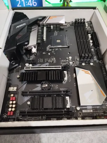 Placa mãe B450 Aorus Pro