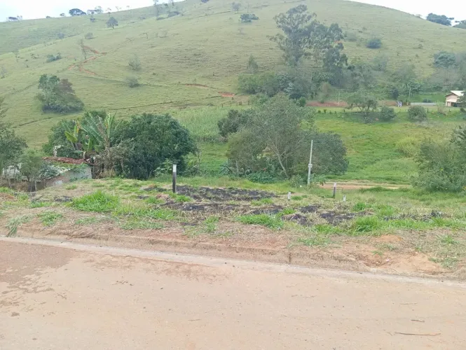 terreno 250 m2 em Piracaia SP Aceita carro.