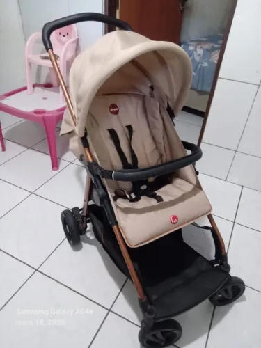 Carrinho de bebê Burigotto novinho unissex