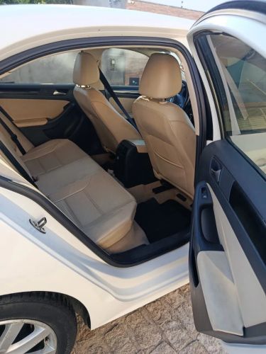 Imagem de Volkswagen Jetta Comfortline 2.0 T.flex 8V 4P Tipt. 2013