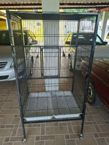 Viveiro semi novo marca Gaiopar valor $850,00