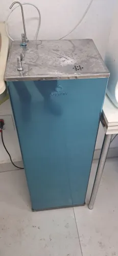 Bebedouro de água de escola ou empresa 