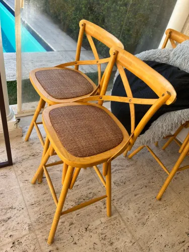 Par de Banquetas Altas em Madeira - Encosto em X