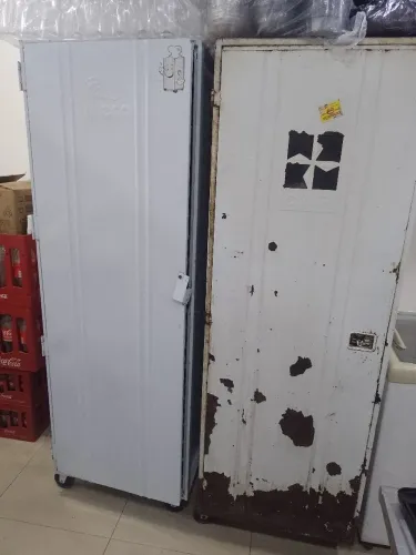 Vendo 2 armários de padaria