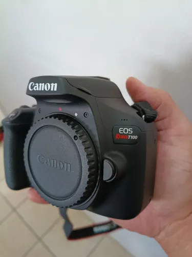 Camera Canon EOS Rebel T100