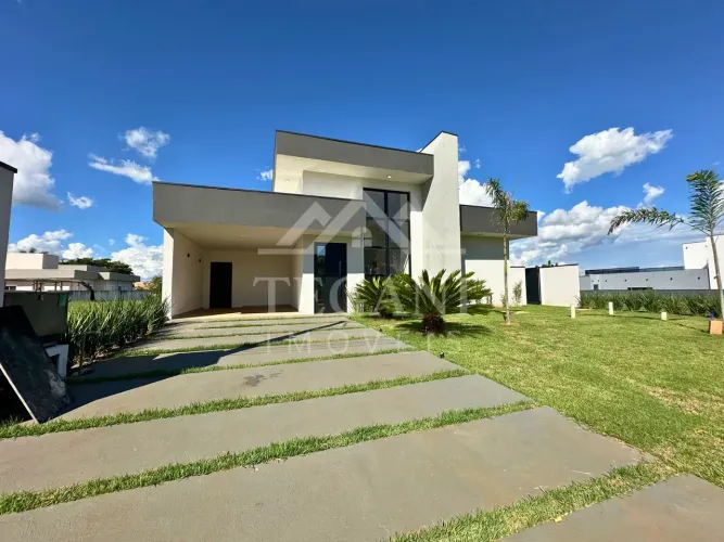 CASA TÉRREA MODERNA NO RIVIERA I | 198m² de Área Total c/ Piscina | R$890mil