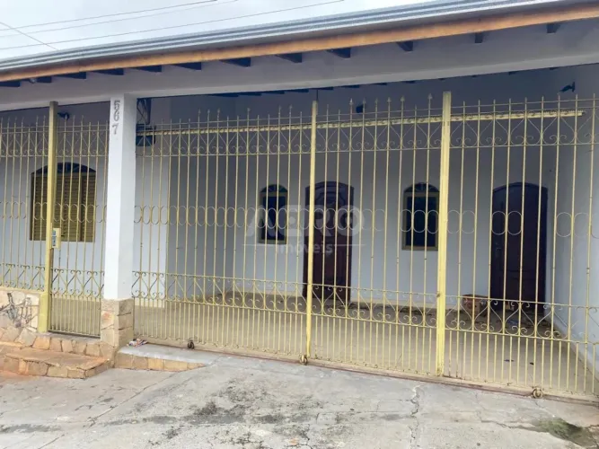 Casa para aluguel com edícula , 3 quartos em Núcleo Habitacional Mary Dota, Bauru - SP
