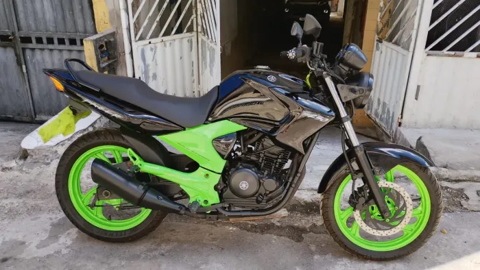 Fazer 250