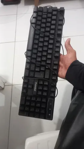 Teclado evolut com luz RGB