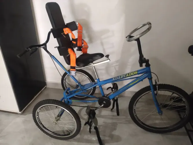 Bicicleta adaptado