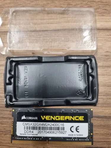 Memória DDR4 2400mhz CORSAIR (DEFEITO)