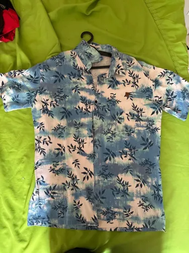 Camisa Manga Curta Florida / Estampa Tropical Azul e Branca (Tamanho G-GG)