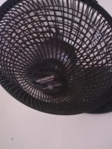 Ventilador usado à venda em bom estado, eu não faço entregas. "