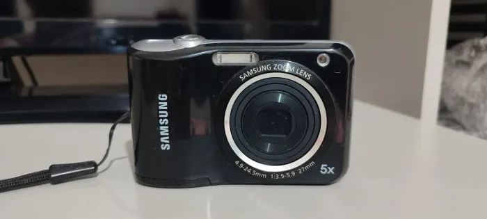 R$ 200,00 Câmera Digital Samsung ES28 Funcionando