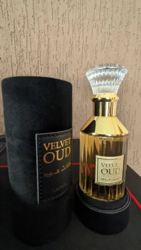 Perfume Velvet Oud Lattafa Eau De Parfum 100ml (Inspiração Tom Ford Ombre Leather)