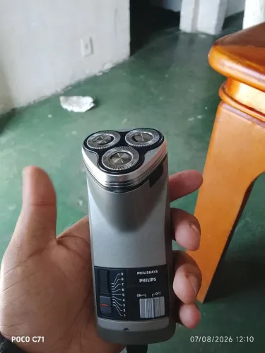VENDO MÁQUINA DE BARBEAR EM ÓTIMAS CONDIÇÕES!!