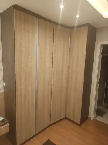 Guarda/closet roupa Solteiro