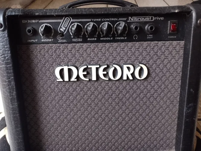 Amplificador Meteoro Nitrous 15