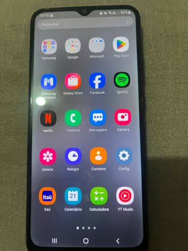 Celular em perfeito estado de conservação