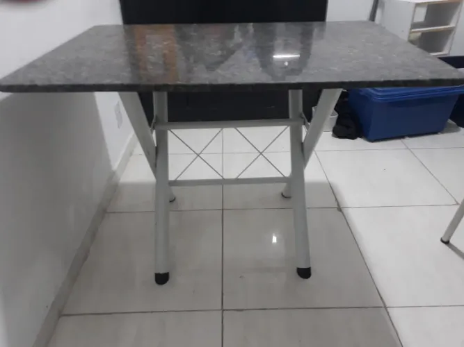 Mesa de Granito Usada em Bom Estado