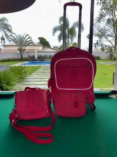 Mochila, lancheira e estojo