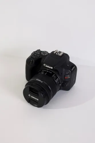 Canon EOS SL2