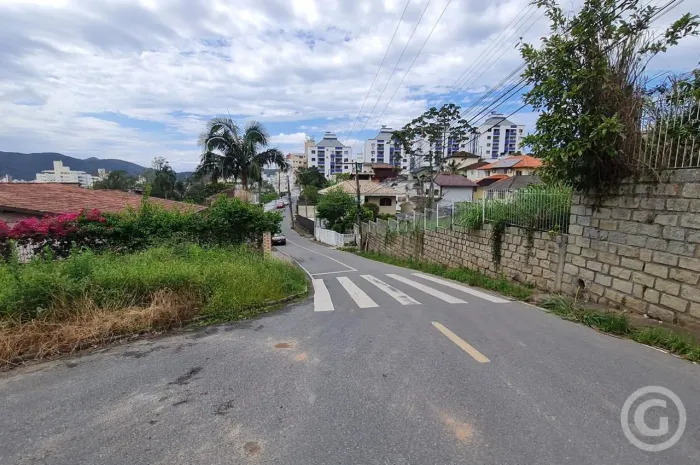 Terreno amplo para alugar em Florianópolis, perfeito para expandir o seu negócio