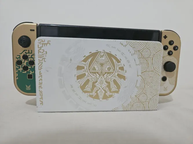 Nintendo Switch OLED Edição Limitada Zelda: Tears of the Kingdom - Excelente Estado