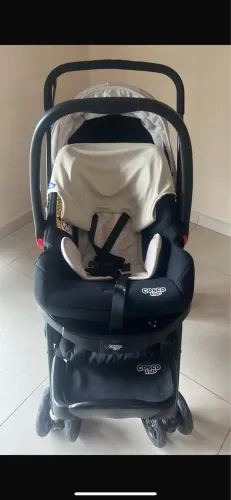 Carrinho e bebê conforto