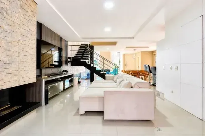 Casa em Alto Padrão no Condomínio Fechado Paraíso das Flores