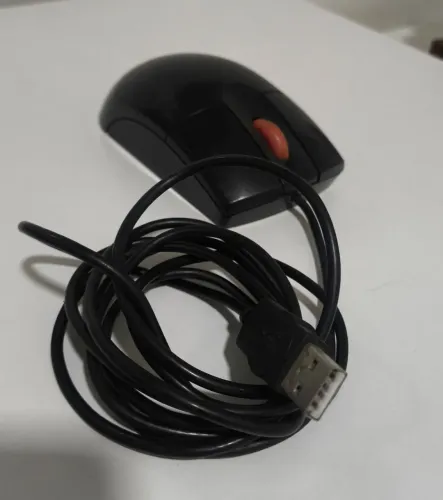 Mouse USB com Fio Preto para PC e Notebook