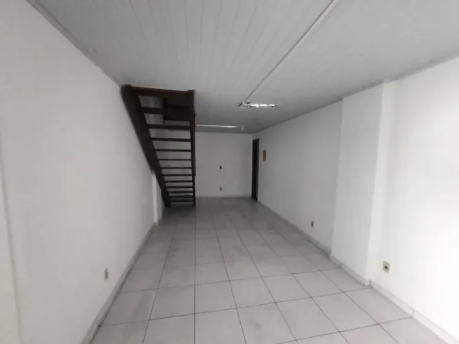 LOJA COMERCIAL PARA LOCAÇÃO NO CENTRO DE CABO FRIO/RJ