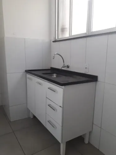 Imóvel para aluguel possui 60 metros quadrados com 2 quartos em Centro - Barra Mansa - RJ