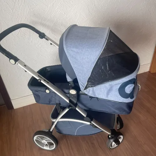 Kit carrinho de bebê + bebê conforto com telinha