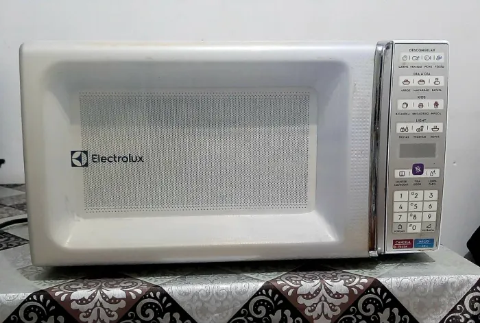 Micro ondas eletrolux 30 litros Leia
