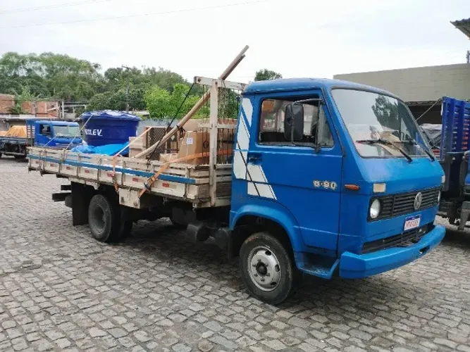 Caminhão VW 6.90 pra trabalho