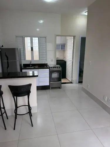 ALUGO APARTAMENTO MOBILIADO NO RESIDENCIAL VILA ROMÃ