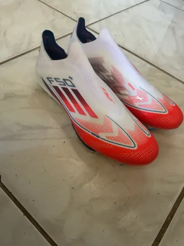 chuteira f50