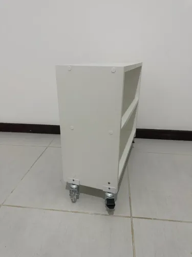 Mesa/ Suporte com rodinhas